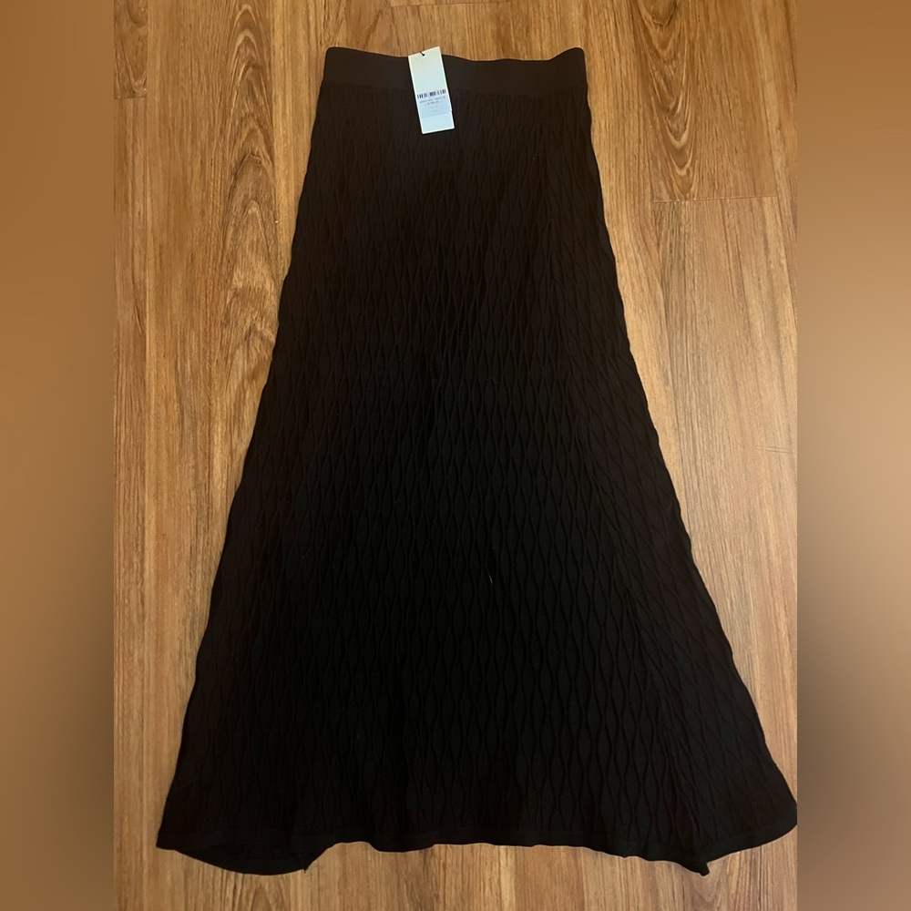 Maxi skirt. Amanda Maria. Medium. Black. New w/tags.